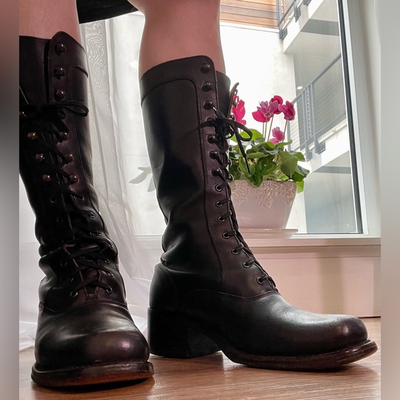 RARE FIND!! Frye Campus Lug Tall Lace Up Black Boots~size 7 - Picture 3 of 11